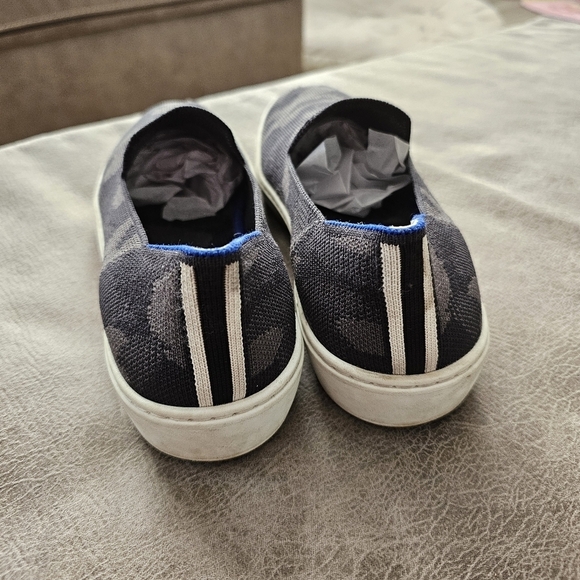 ROTHY'S The Original Slip On Sneaker In Grey Camo. - Picture 7 of 9